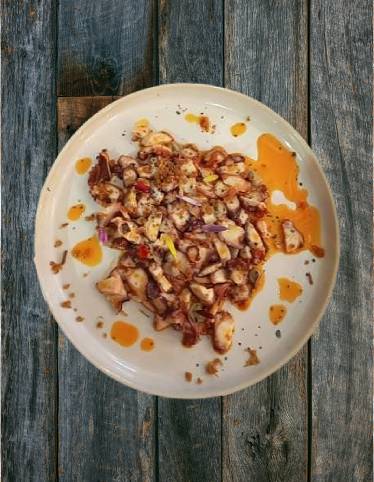 pulpo-ajo-negro-y-panceta-1 Plato carta pulpo con ajo negro y panceta